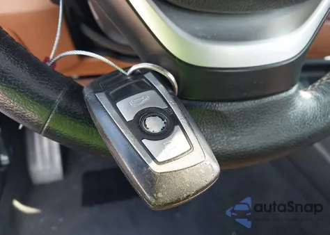 2013 BMW 328I xDrive z USA, uszkodzony, nr VIN WBA3B3C58DF531379